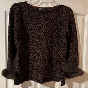 Vintage Finity Women's Leopard Print Sweater with Faux Fur Cuffs S